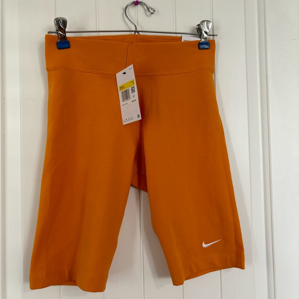 NWT NIKE Tight Fit Mid-rise short length bike yoga running workout shorts Size S